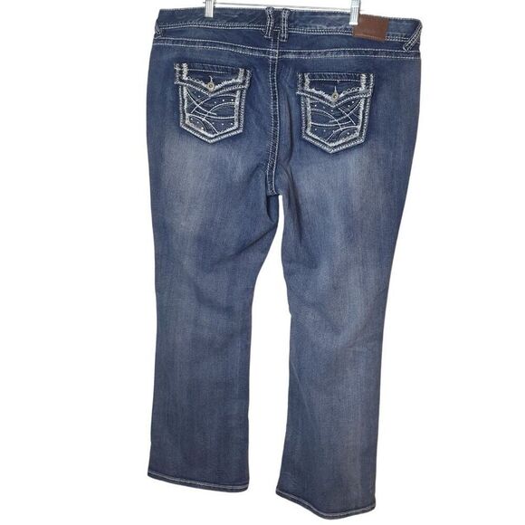 Maurices Womens Plus Straight-Leg Jeans 22 Thick Stitch Distressed Embroidered - Picture 3 of 6